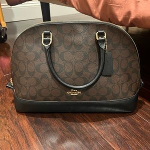 EUC Medium dark brown and black purse with shoulder strap